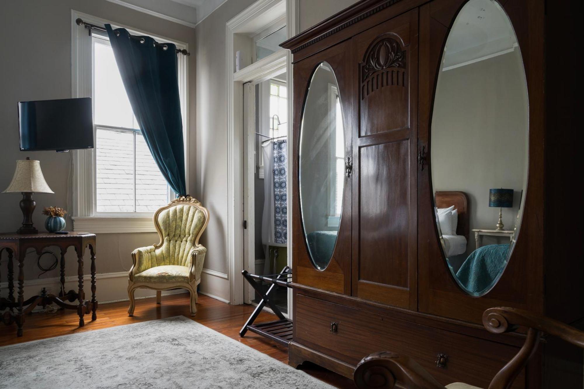The Dragonfly Treme Guest House ニューオーリンズ エクステリア 写真